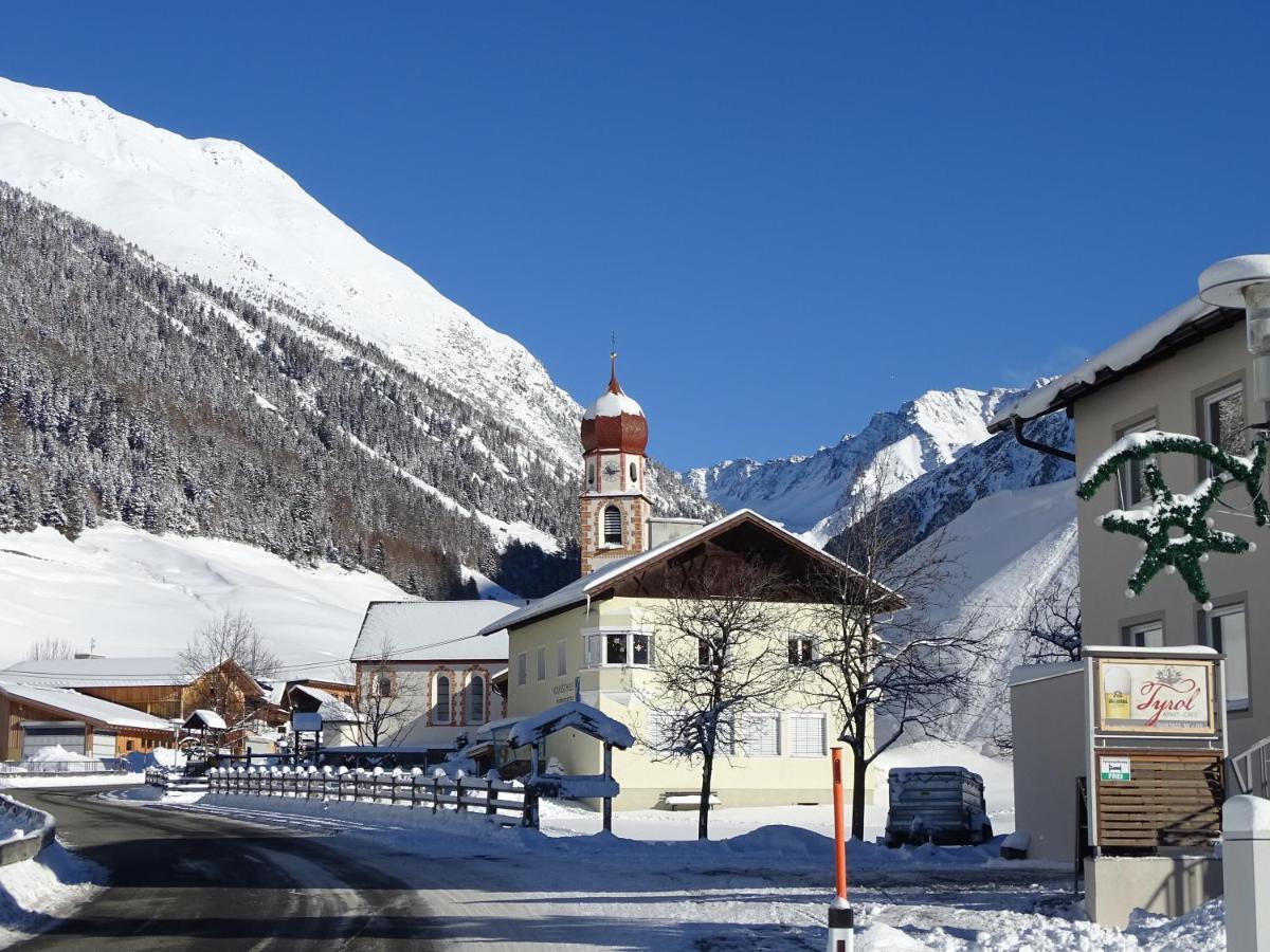 Apart Tyrol Umhausen Buitenkant foto