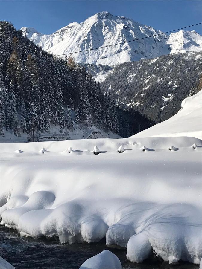 Apart Tyrol Umhausen Buitenkant foto